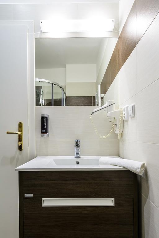 Alexander Hotel Stribro Room photo